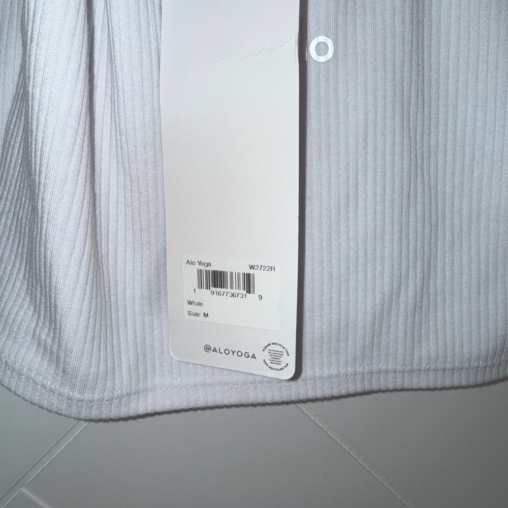 New with tags ALO Yoga White Wellness Tank Size: Medium Sold Out - Picture 4 of 10